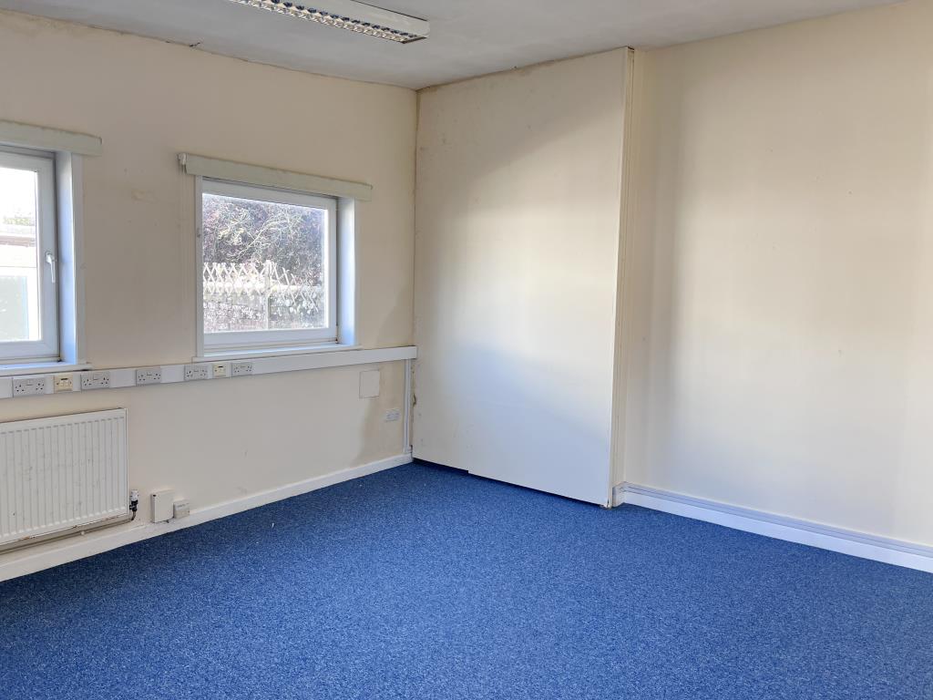 Lot: 91 - FREEHOLD DEVELOPMENT SITE - Ground floor office room at rear of building